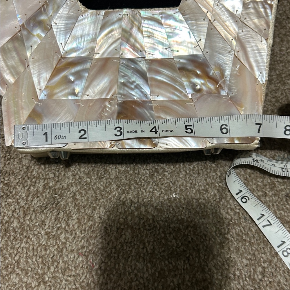 Elegant Mother of Pearl Handbag - Picture 6 of 8